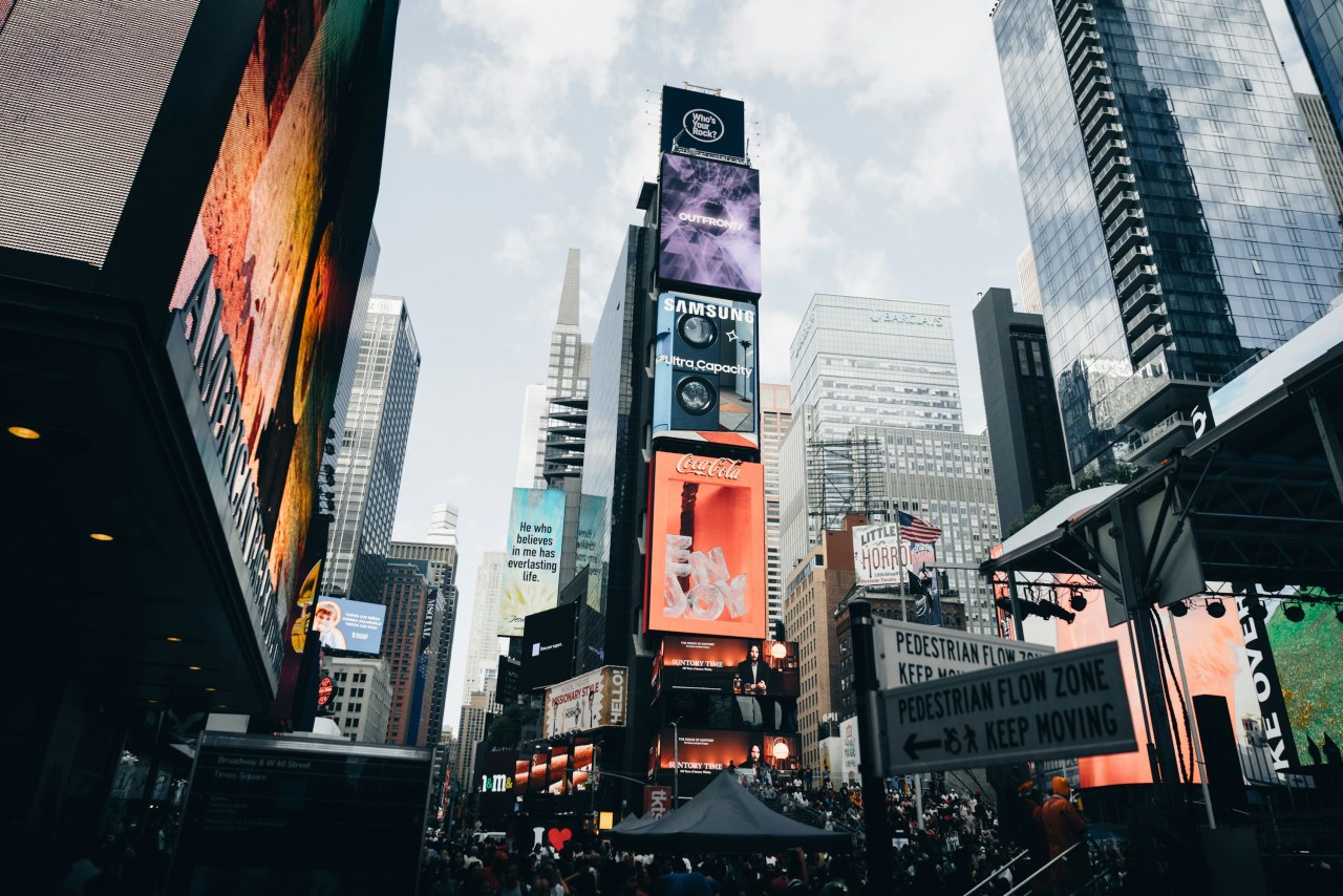 Відмінності між таргетованою та медійною рекламою: простими словами